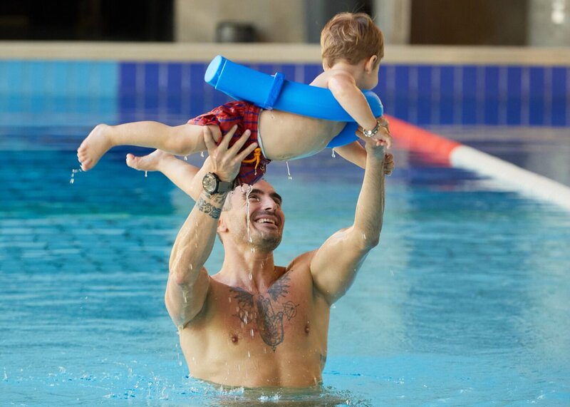 Aquaholix Swimming Club - Cursuri de inot pentru bebelusi, copii si adulti