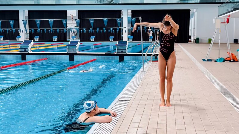 Aquaholix Swimming Club - Cursuri de inot pentru bebelusi, copii si adulti